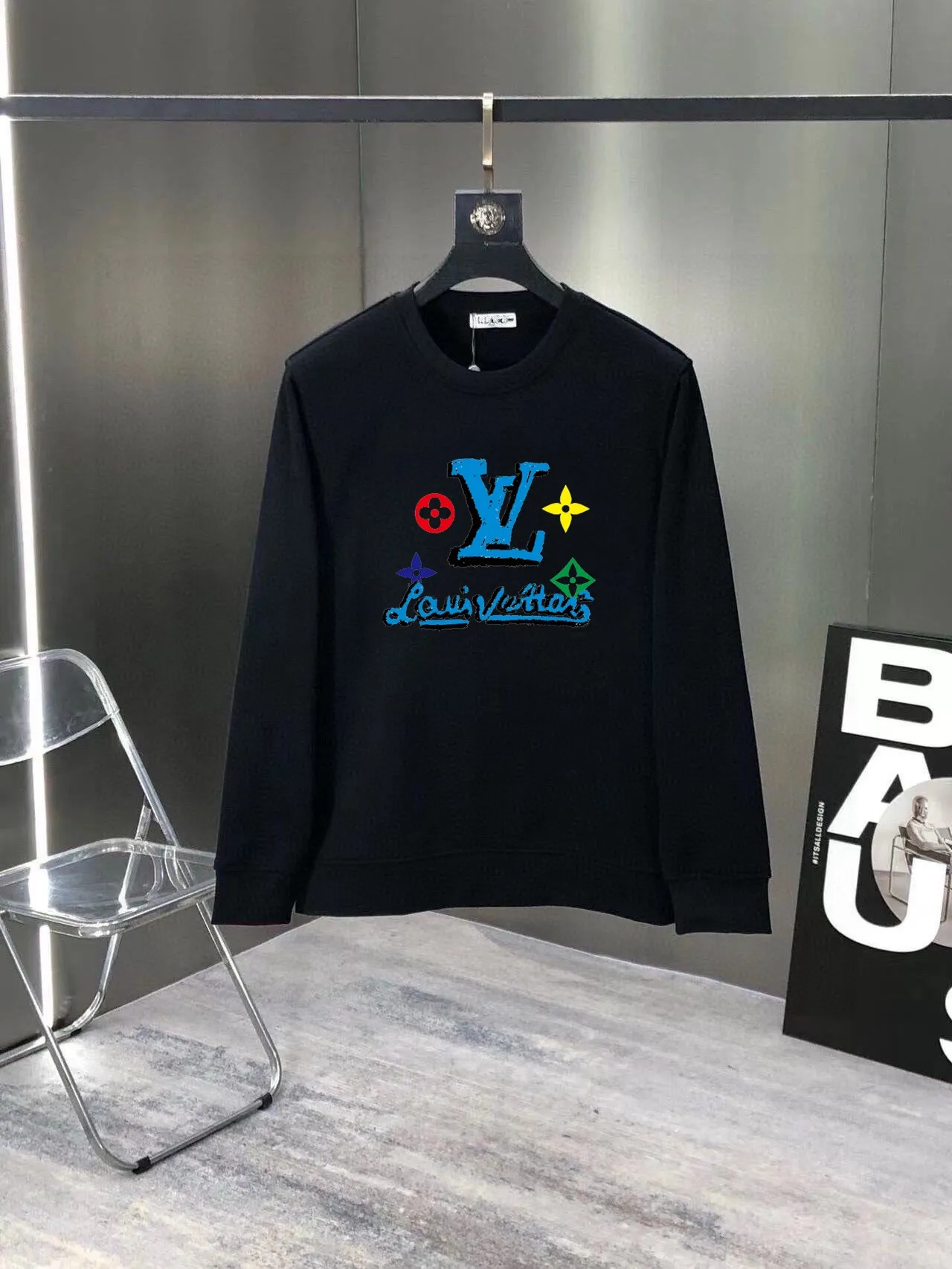 🅿️380 direct batch [LV Louis Vuitton] (Fat Man Gospel) hot-selling suit is coming. Focus on the original version of the official website. 2025 new hot-selling sweatshirt suit. The original order is the best. 🇭🇰The meticulous work of top designers. Just for a fitting and perfect upper body effect. 100% natural high-quality Roman cotton, close-fitting comfort, noble and elegant! Original hardware embodies elegance and nobility! Counter size: M-5XL (maximum wear up to 220 pounds)
